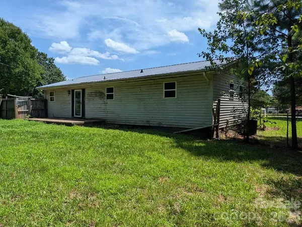1859 Rollins DR, Catawba, NC 28609