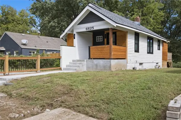 6825 S Benton AVE, Kansas City, MO 64132