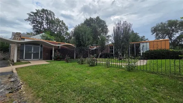 1115 E 65th ST, Kansas City, MO 64131