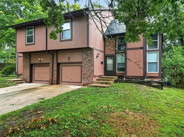 7606 W 86th ST, Overland Park, KS 66212