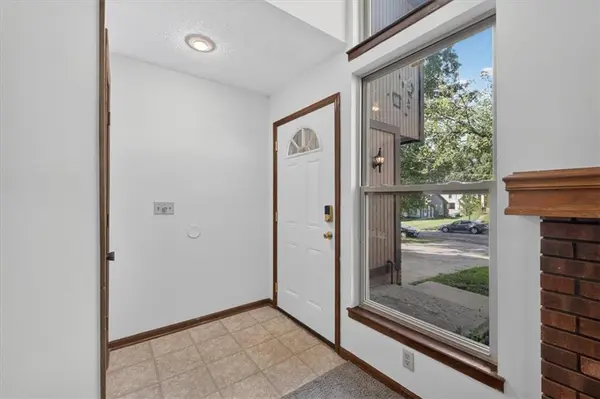 7606 W 86th ST, Overland Park, KS 66212