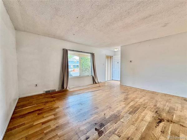 1996 S Olathe, Aurora, CO 80013