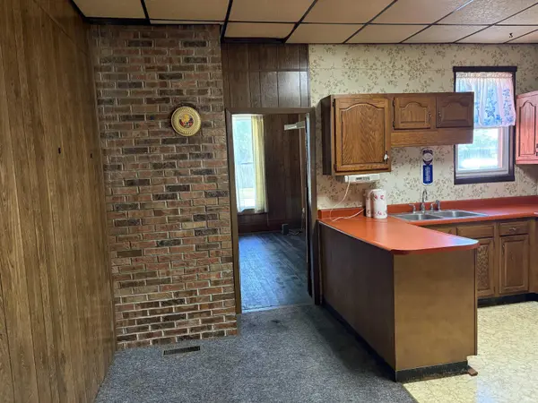 114 N Main ST, Huntingburg, IN 47542