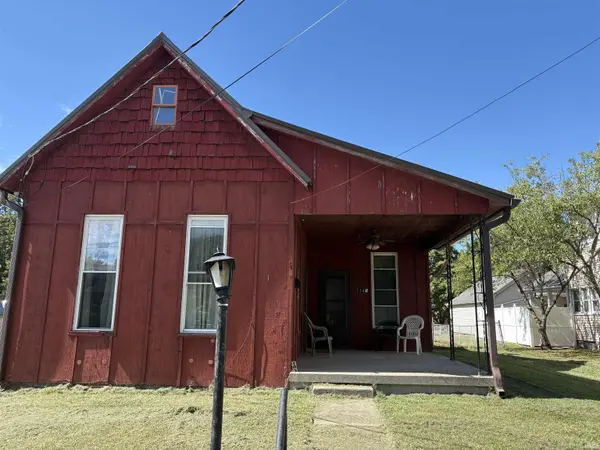 114 N Main ST, Huntingburg, IN 47542