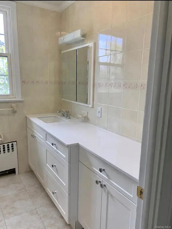 99 Brookside PL #2, New Rochelle, NY 10801