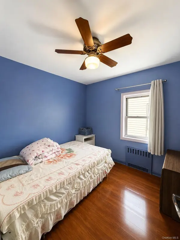 202-13 33rd AVE, Bayside, NY 11361