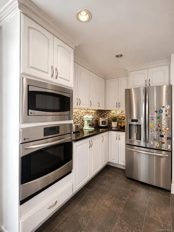 202-13 33rd AVE, Bayside, NY 11361
