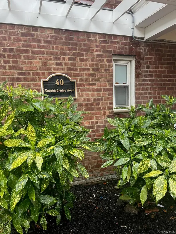 40 Knightsbridge RD #2G, Great Neck, NY 11021