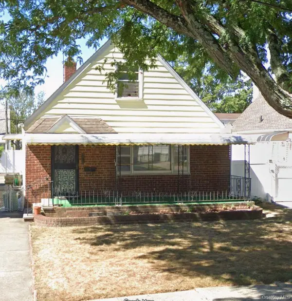 79-38 268th ST, Glen Oaks, NY 11004