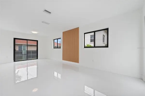 1112 SW 11TH AVE, Miami, FL 33129