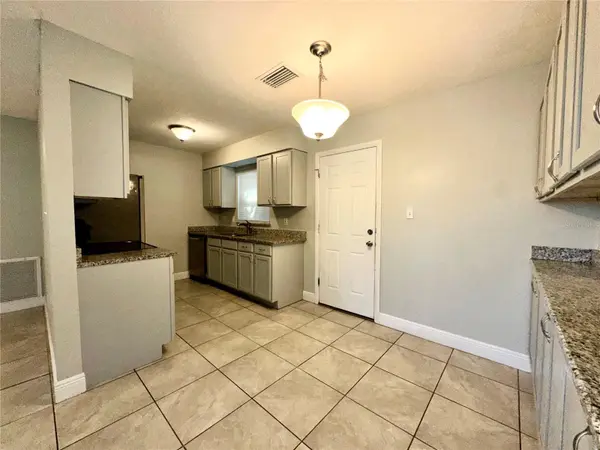 116 N COLLEGE ST #A, Leesburg, FL 34748