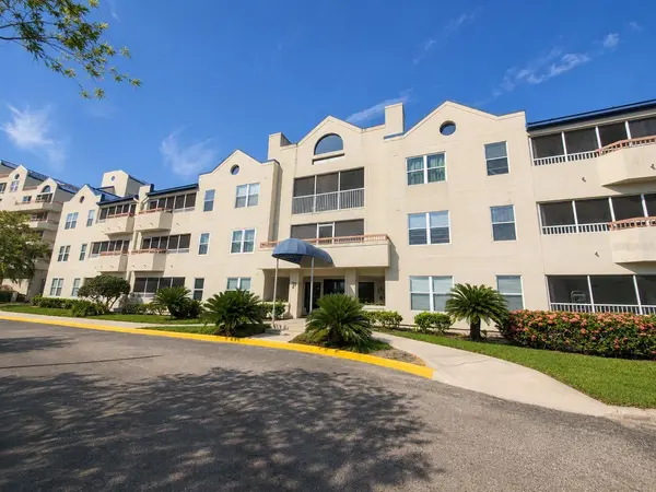 2323 FEATHER SOUND DR #205, Clearwater, FL 33762