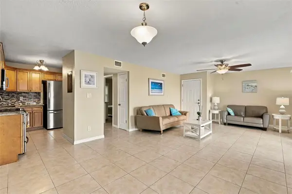5118 COQUINA KEY DR SE #B, St Petersburg, FL 33705