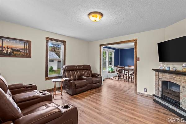 517 E Columbia ST, Litchfield, IL 62056