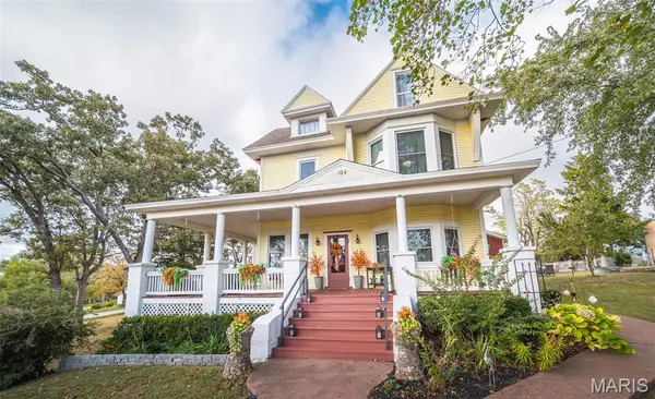 104 W 3rd ST, Dixon, MO 65459