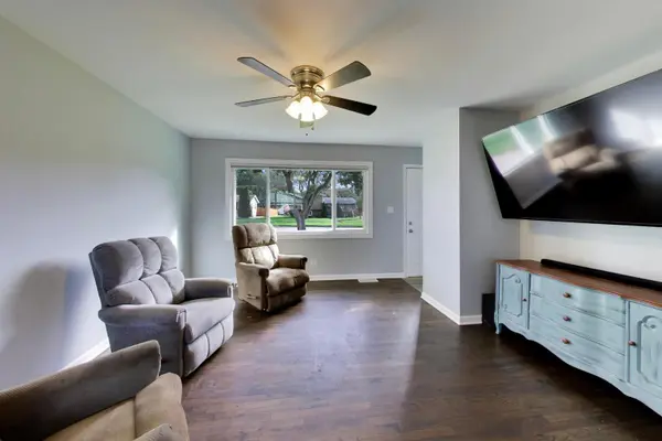 156 Terry CT, Woodstock, IL 60098