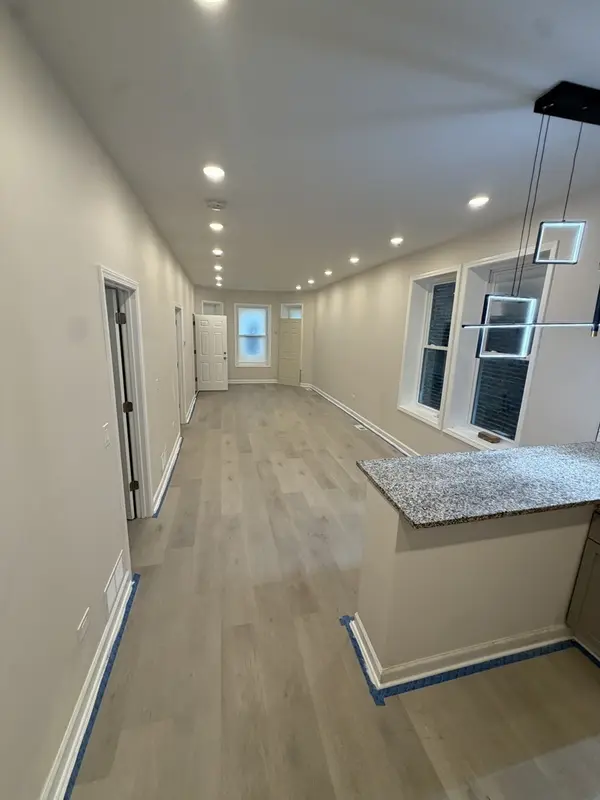 3424 W Walnut ST, Chicago, IL 60624