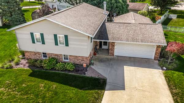 701 N Mohave DR, Pontiac, IL 61764