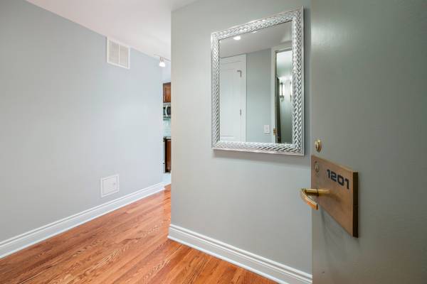 2650 N LAKEVIEW AVE #1201, Chicago, IL 60614