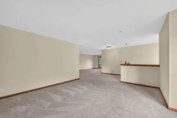 1561 Treeline CT #1561, Naperville, IL 60565