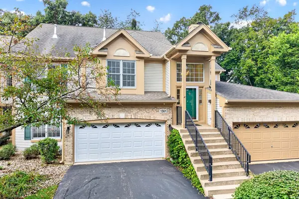 1561 Treeline CT #1561, Naperville, IL 60565