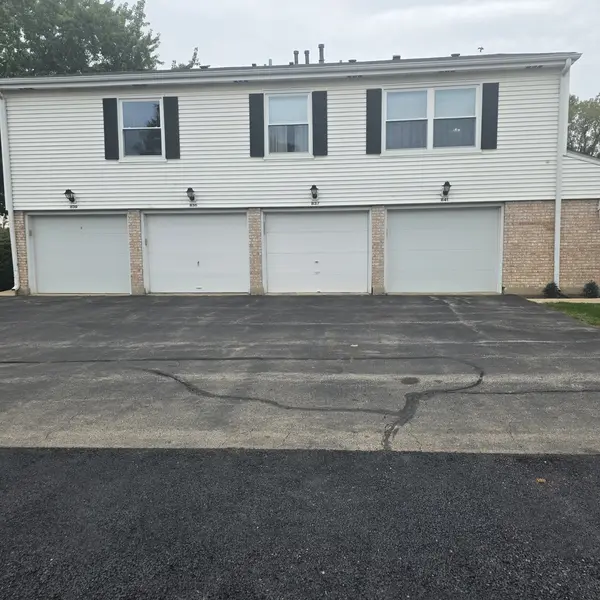 841 Pahl RD, Elk Grove Village, IL 60007