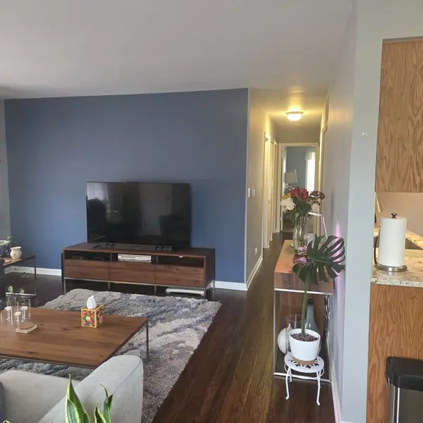 841 Pahl RD, Elk Grove Village, IL 60007