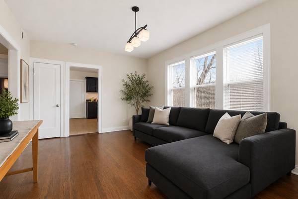 6225 S Seeley AVE, Chicago, IL 60636