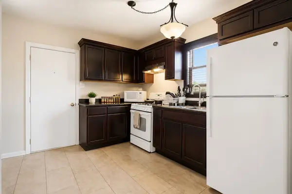 6225 S Seeley AVE, Chicago, IL 60636