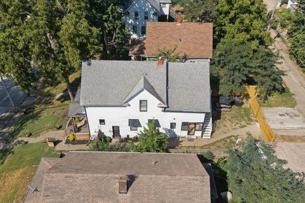 1718 W 9th ST, Davenport, IA 52804
