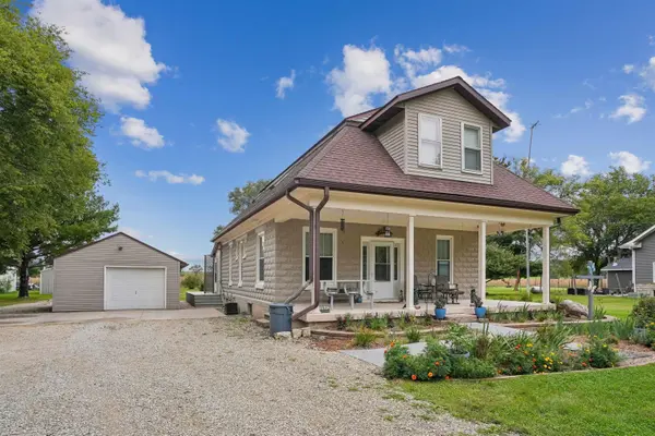 1131 248th ST, Waverly, IA 50677