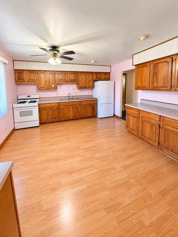 623 Old Forge RD, Valparaiso, IN 46385