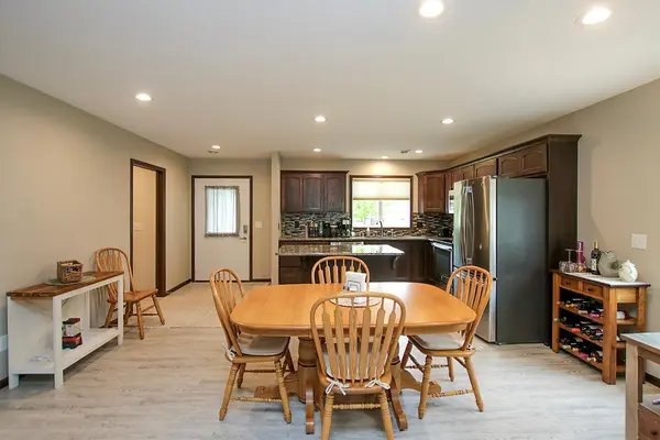 1367 Heritage AVE NW, Hutchinson, MN 55350