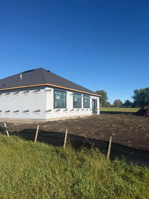 219 Double Eagle DR, Mankato, MN 56001