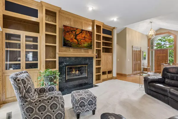 7524 Auto Club CIR, Bloomington, MN 55438