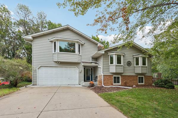 343 Sunrise LN, Champlin, MN 55316