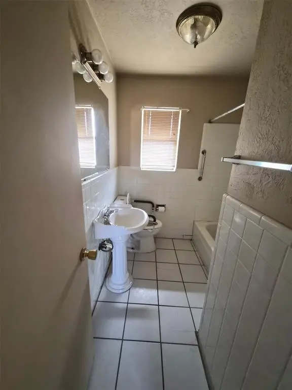 4917 NW Lindy AVE, Lawton, OK 73505