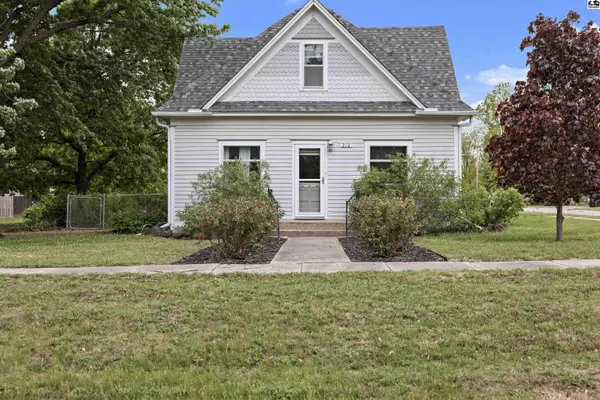 210 Eagle St, Little River, KS 67457