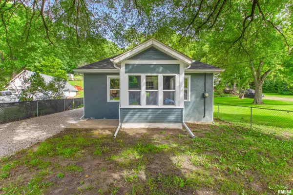 210 KERFOOT ST, East Peoria, IL 61611