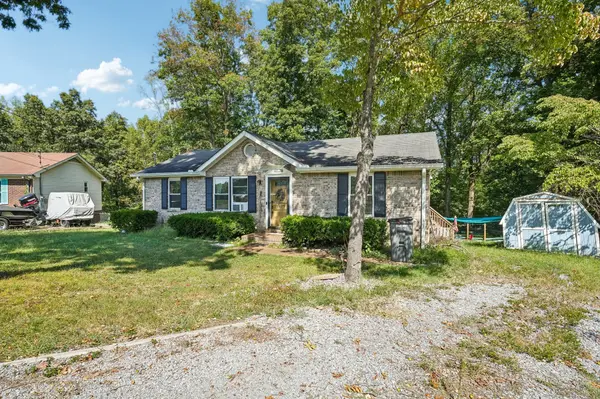 1807 Winding Way Dr, White House, TN 37188