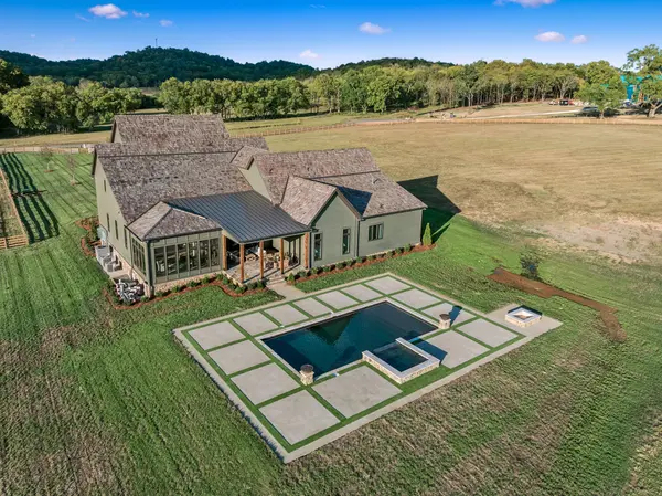 4015 Baileys Cove Ct, Franklin, TN 37064