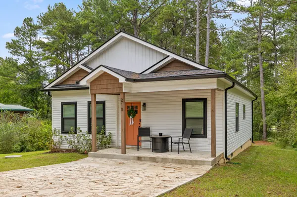 210 Neal Drive, Rossville, GA 30741