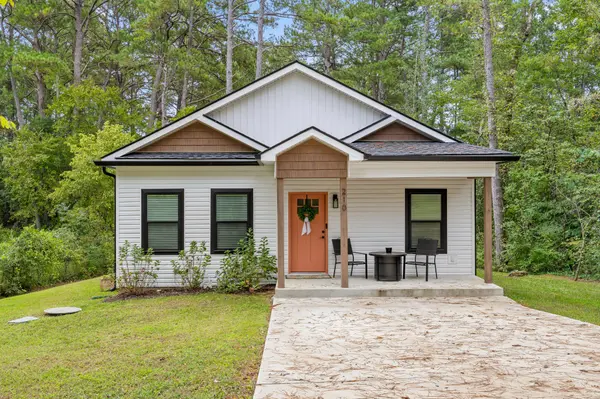 210 Neal Drive, Rossville, GA 30741