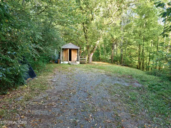 4003 Hatcher Hollow Rd, Walland, TN 37886