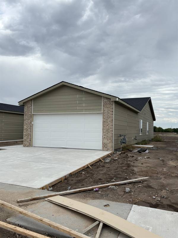 2912 S Denene, Wichita, KS 67215