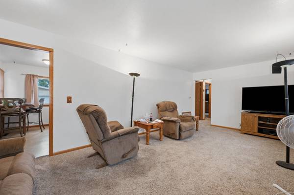 7504 E Gilbert St, Wichita, KS 67207