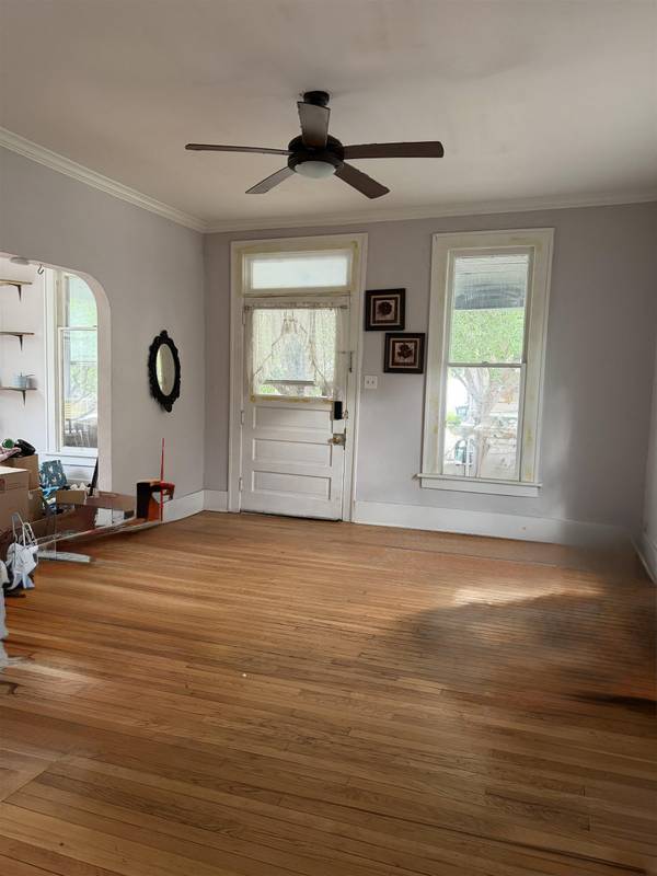 325 N Green, Wichita, KS 67214