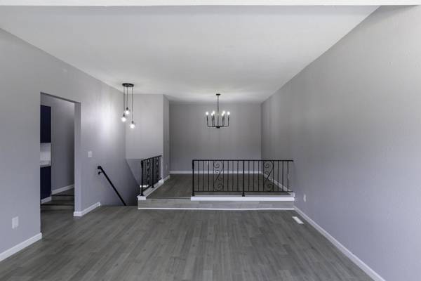 8709 E Longlake Cir, Wichita, KS 67207