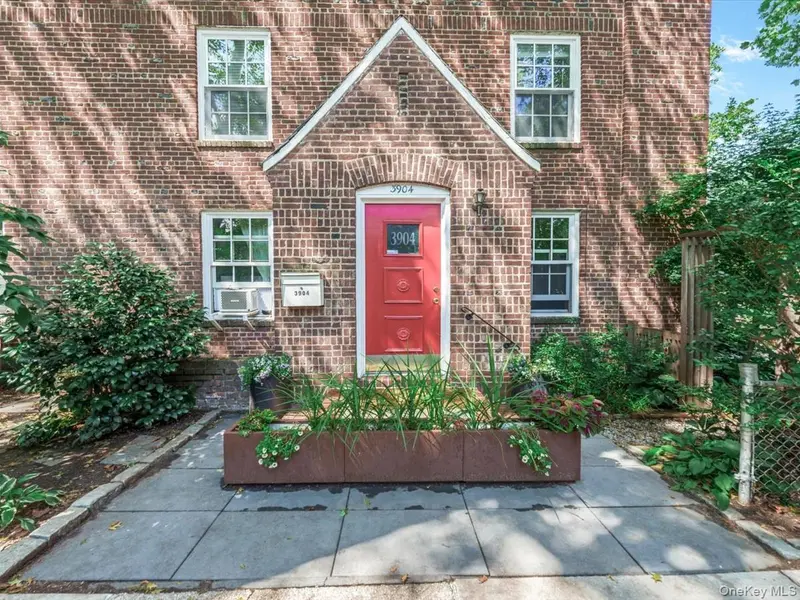 3904 49th ST, Sunnyside, NY 11104