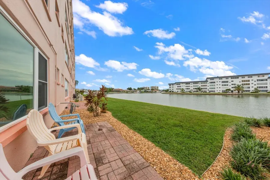 6025 SHORE BLVD S #107, Gulfport, FL 33707
